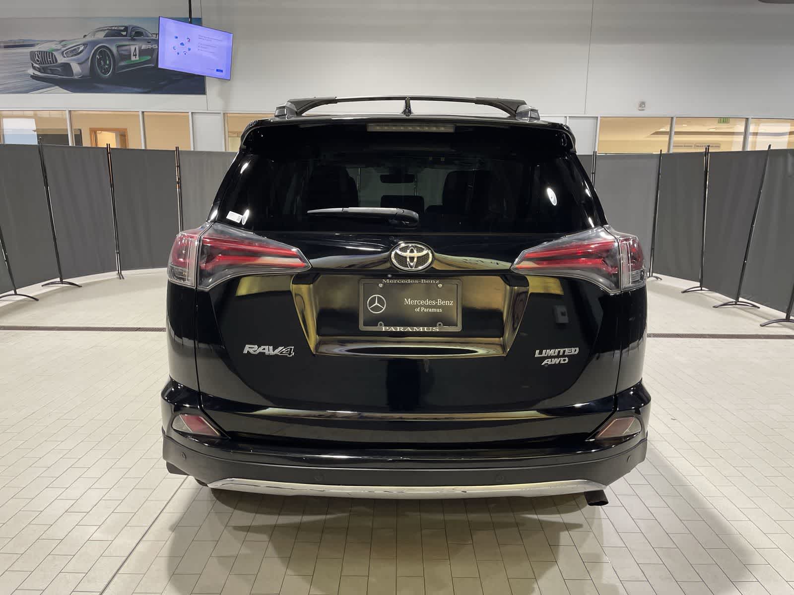 Thumbnail: 2016 Toyota RAV4 - 17