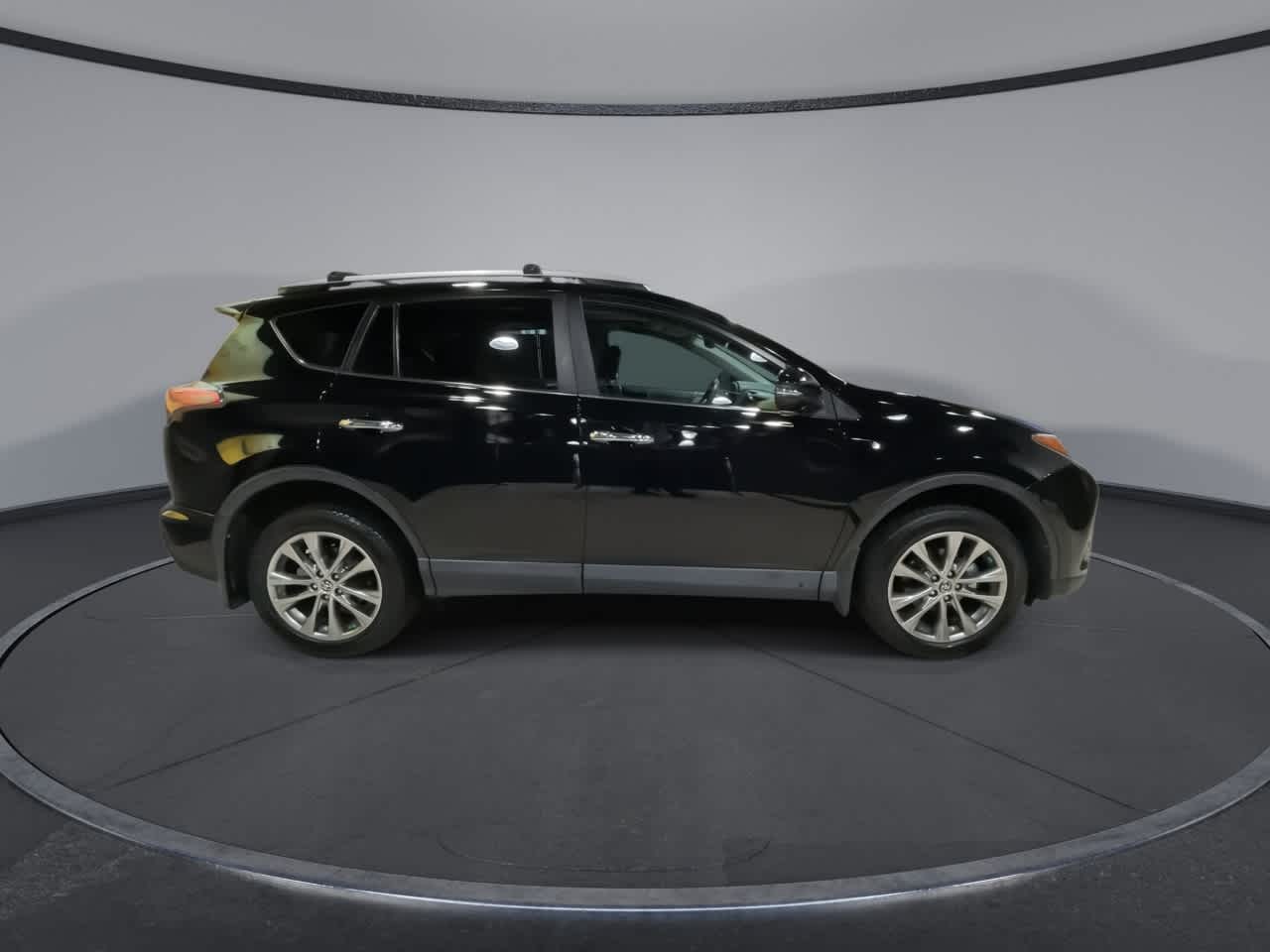 Thumbnail: 2016 Toyota RAV4 - 2