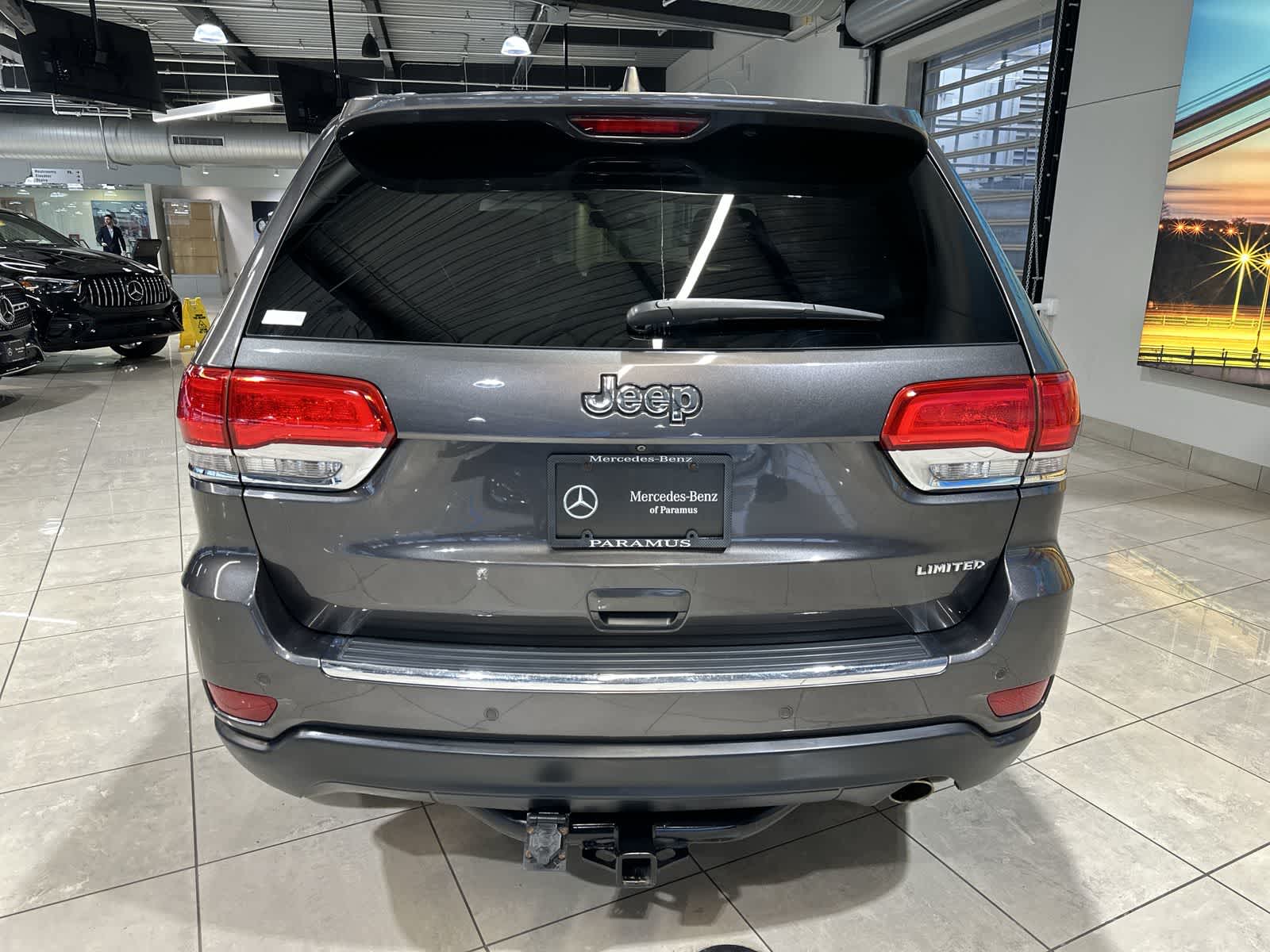 Thumbnail: 2015 Jeep Grand Cherokee - 17