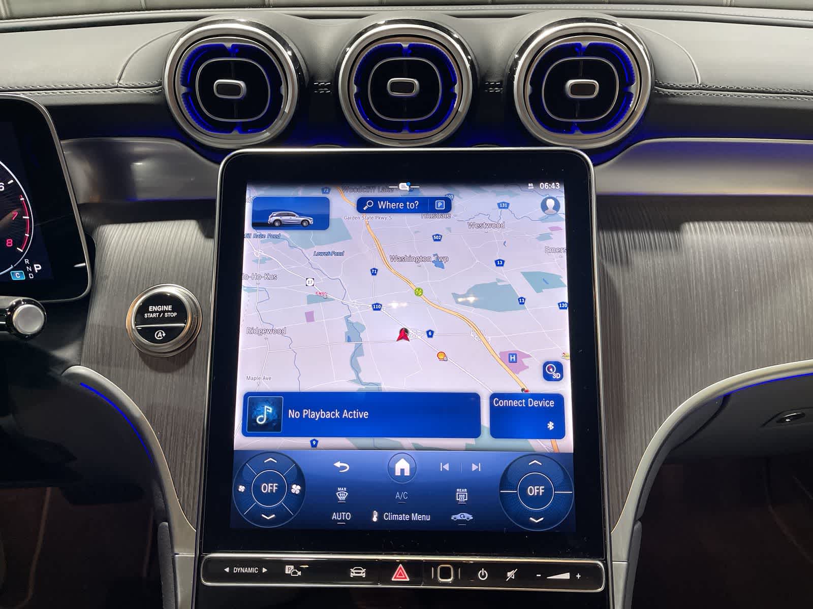 Thumbnail: 2025 Mercedes-Benz GLC - 28