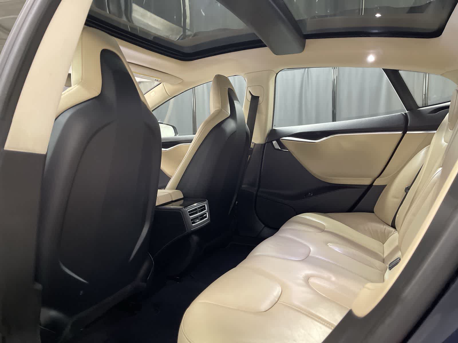 2014 Tesla Model S  23