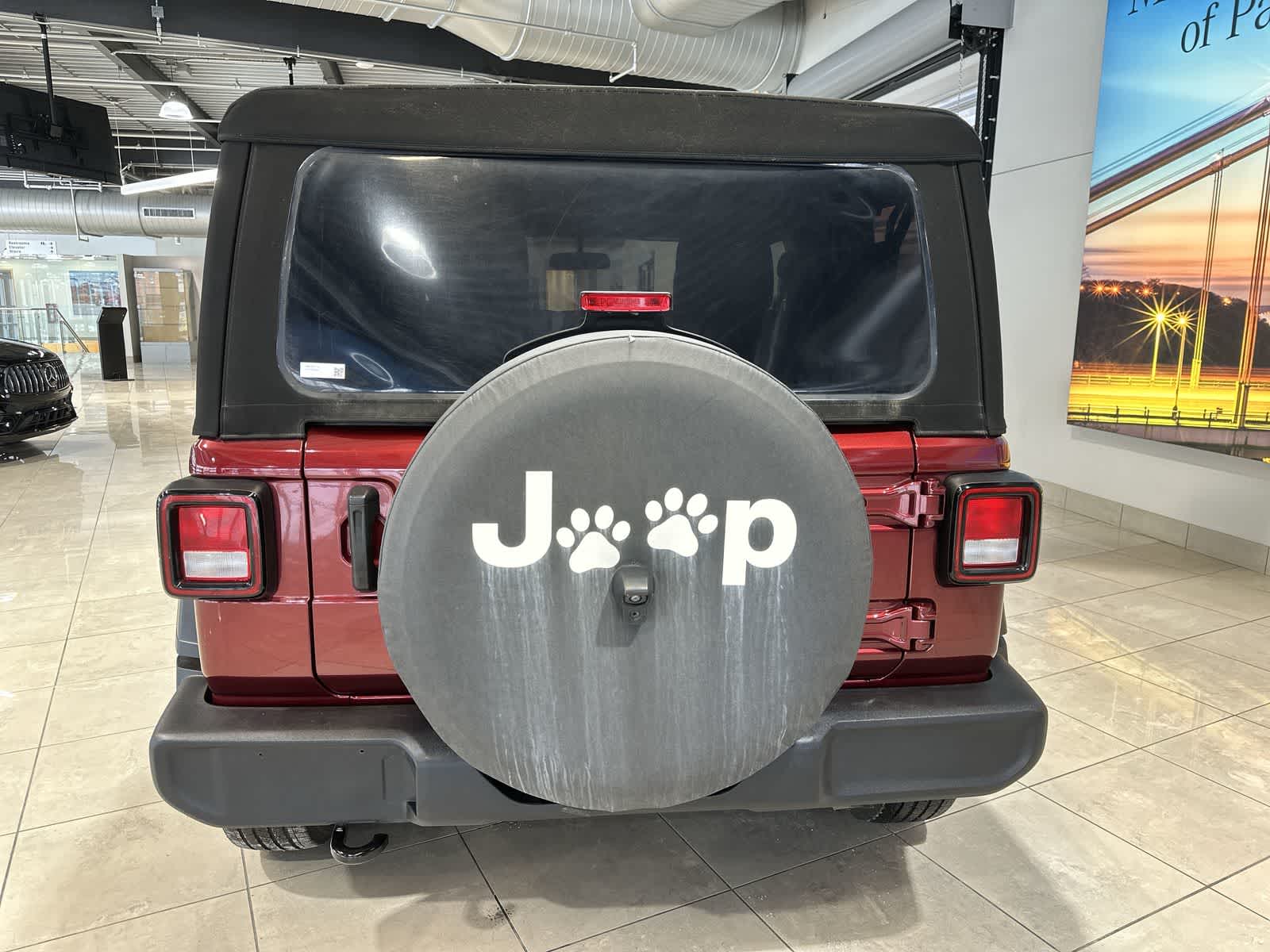 Thumbnail: 2021 Jeep Wrangler - 17