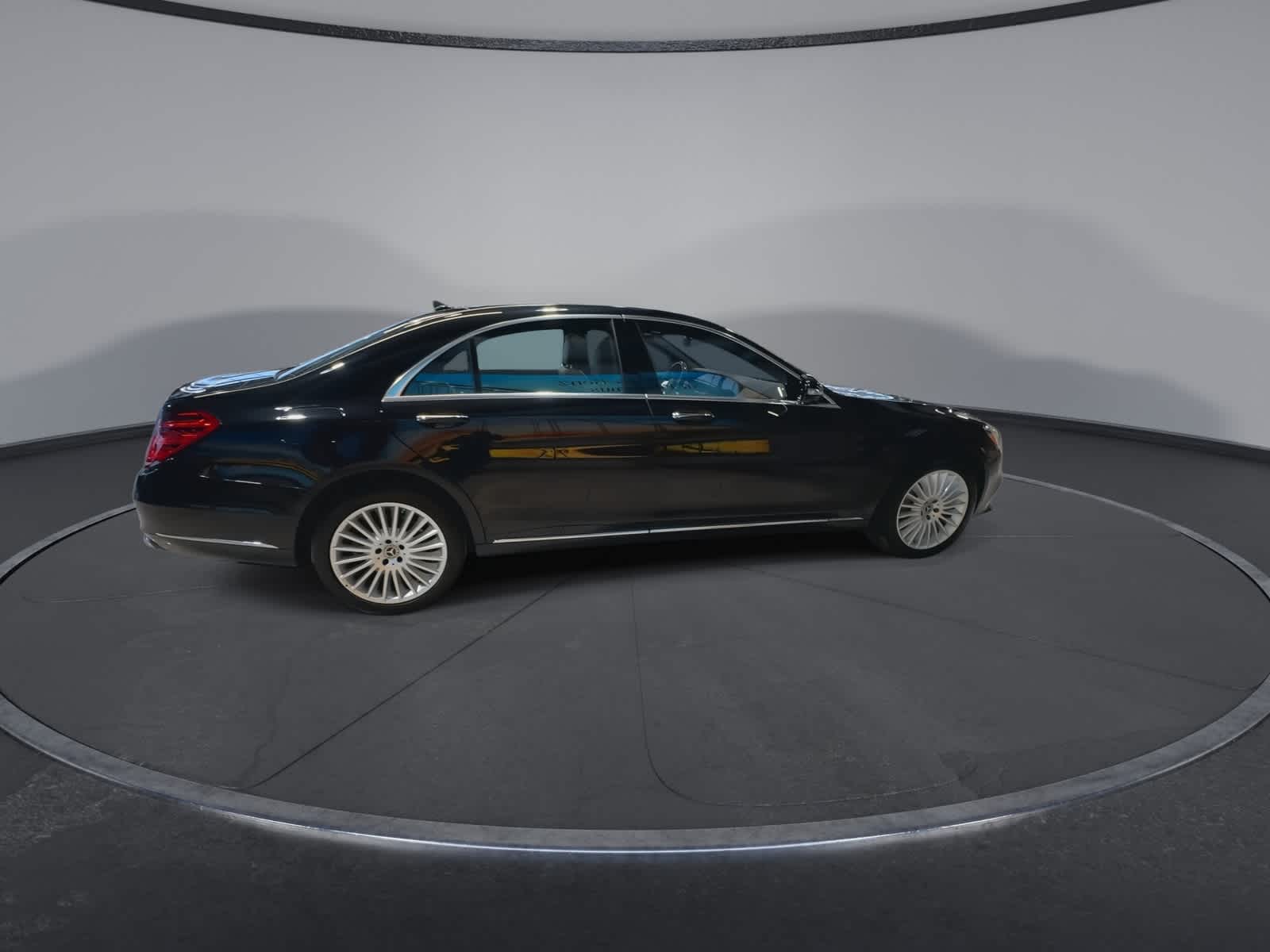 Thumbnail: 2018 Mercedes-Benz S-Class - 12