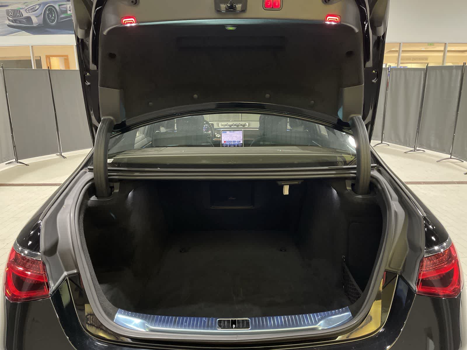 Thumbnail: 2023 Mercedes-Benz S-Class - 31