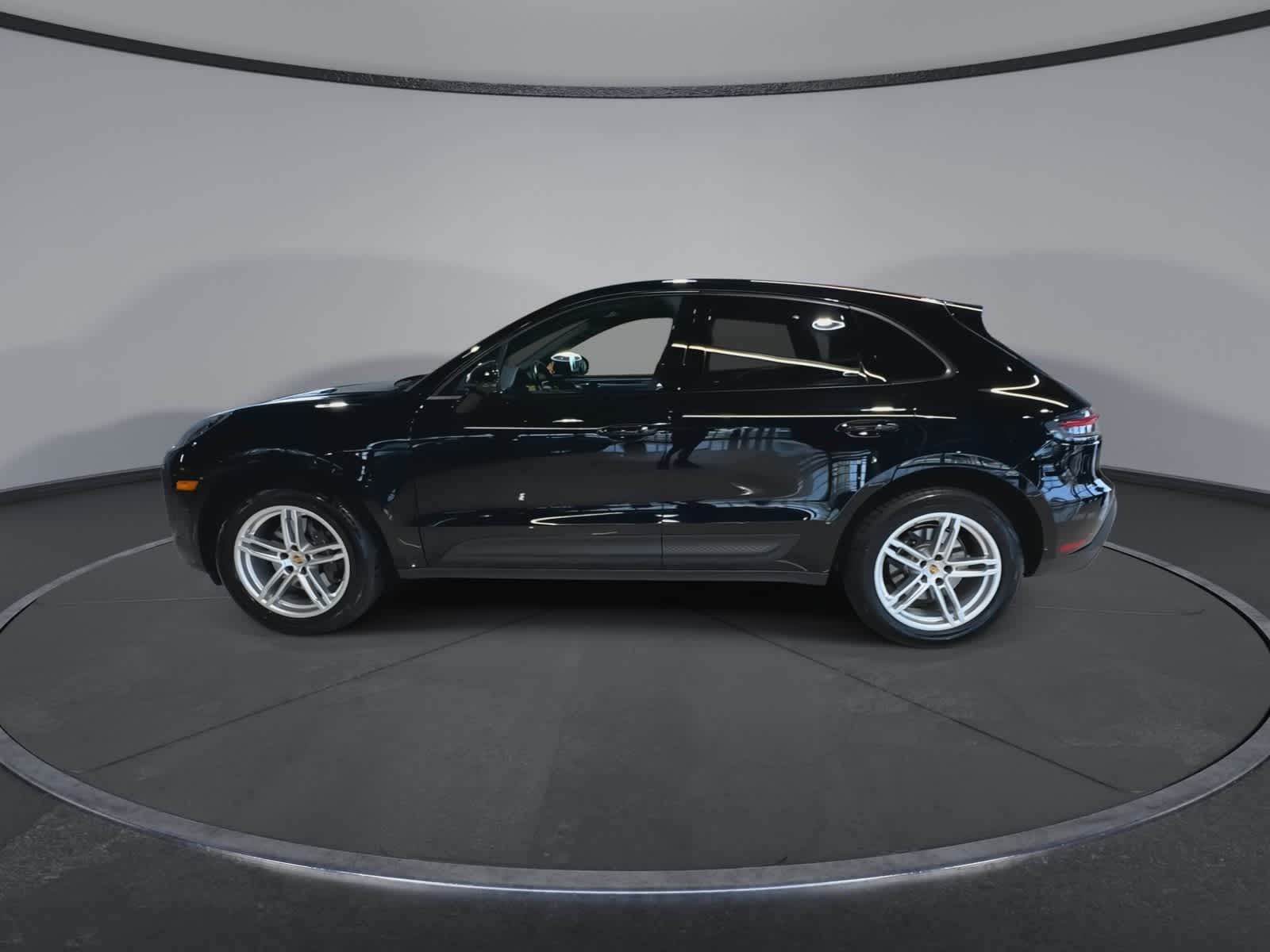 Thumbnail: 2023 Porsche Macan - 7