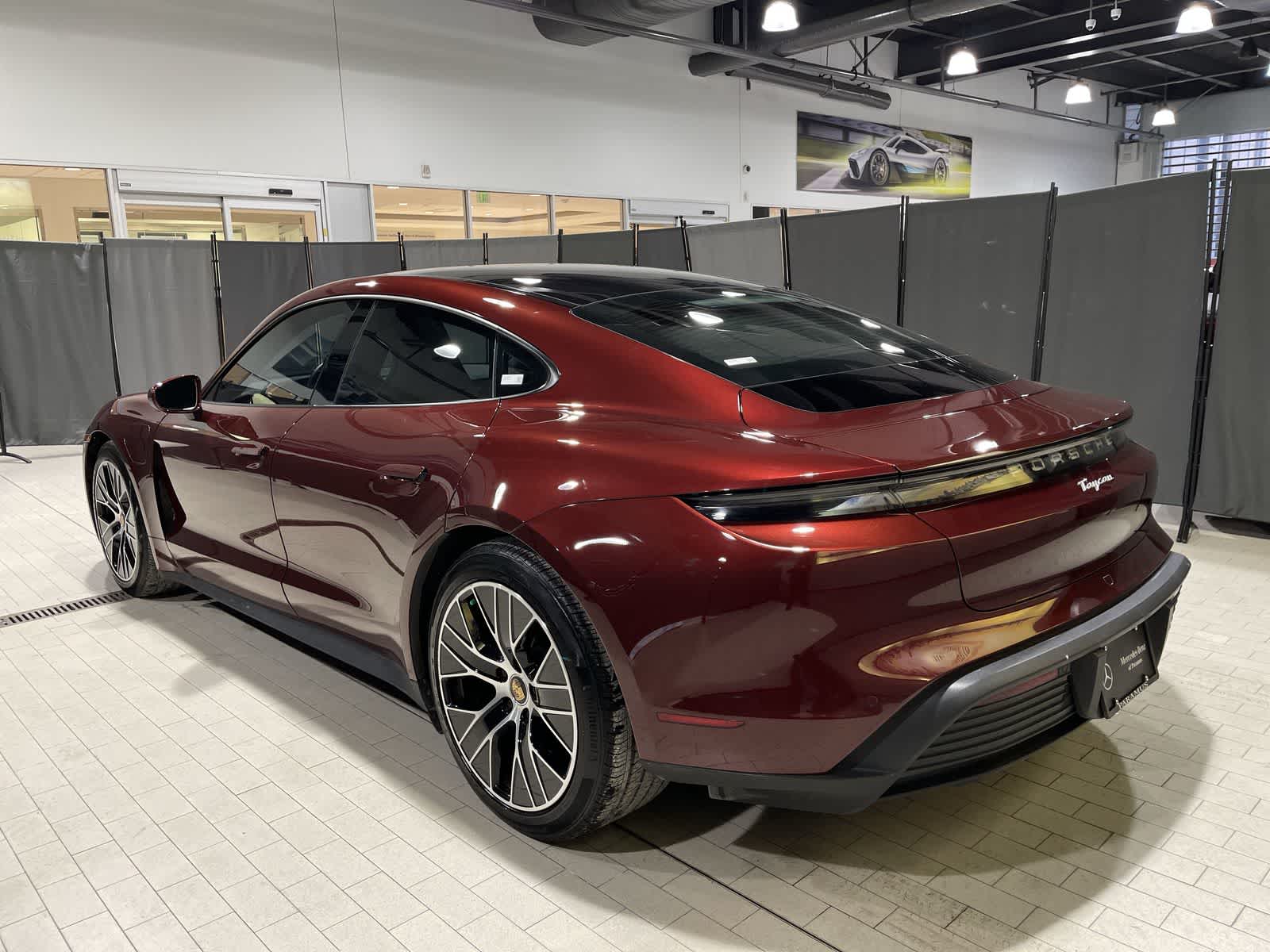 Thumbnail: 2022 Porsche Taycan - 16