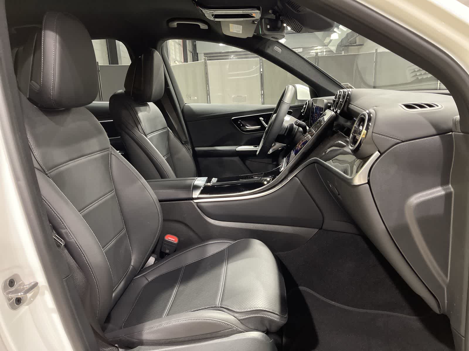 Thumbnail: 2025 Mercedes-Benz GLC - 26