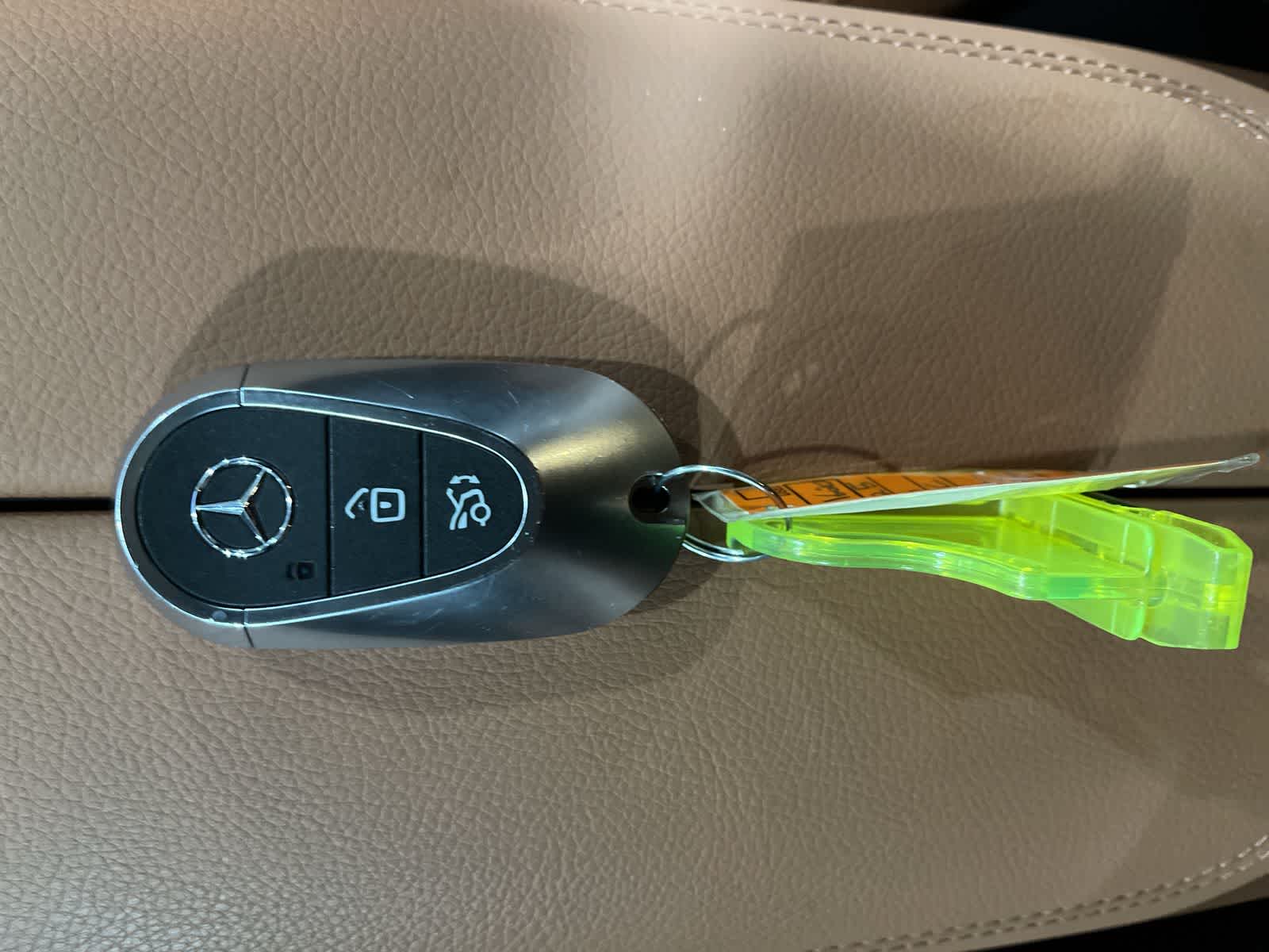 Thumbnail: 2025 Mercedes-Benz GLC - 32