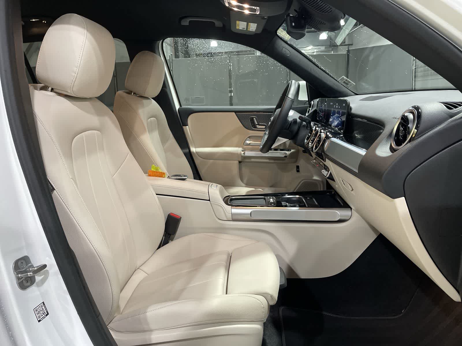 Thumbnail: 2025 Mercedes-Benz GLB - 26