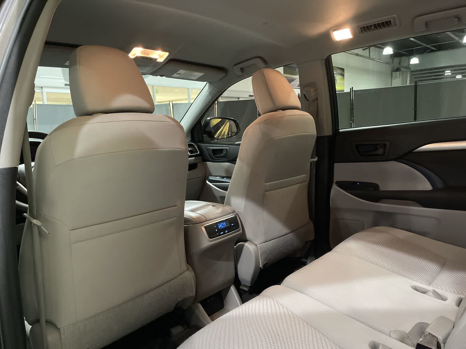 Thumbnail: 2017 Toyota Highlander - 24