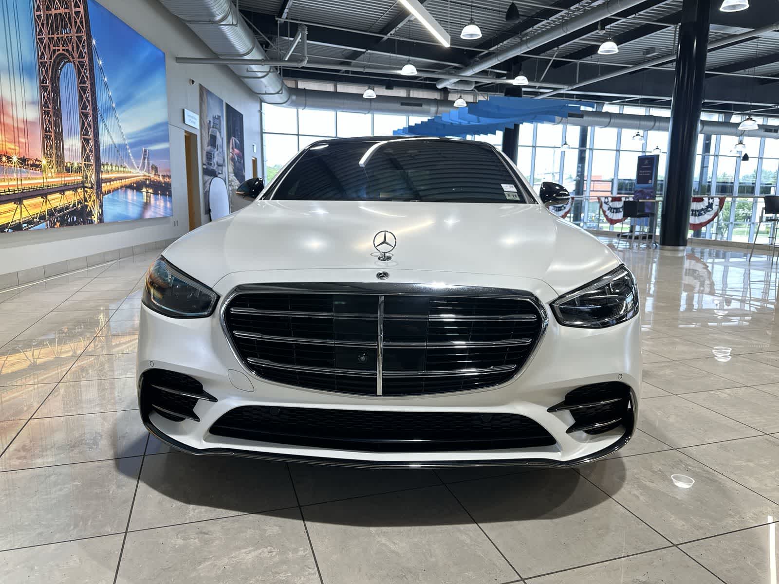 Thumbnail: 2023 Mercedes-Benz S-Class - 18