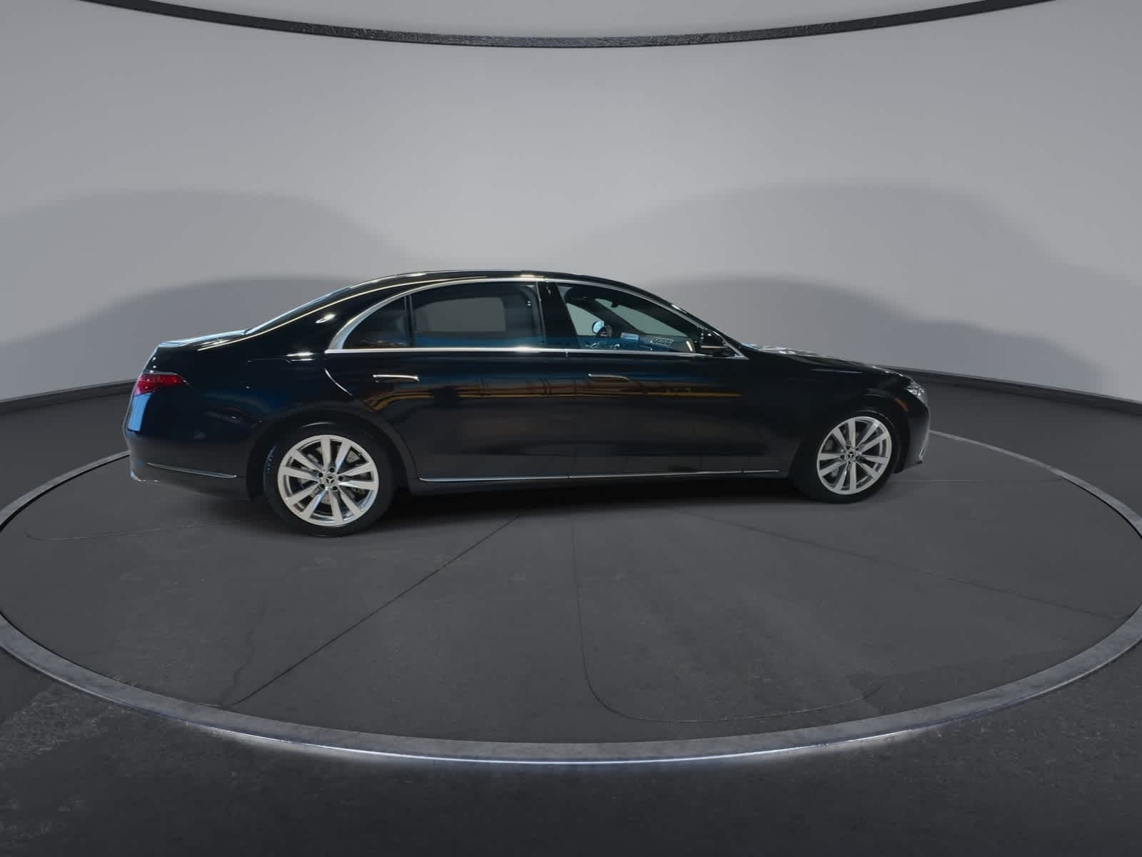 Thumbnail: 2023 Mercedes-Benz S-Class - 12