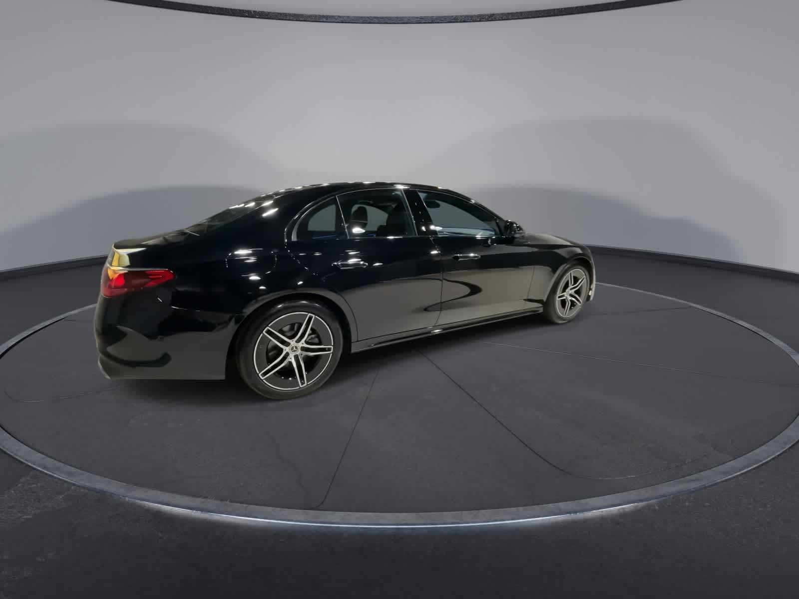 Thumbnail: 2025 Mercedes-Benz E-Class - 12