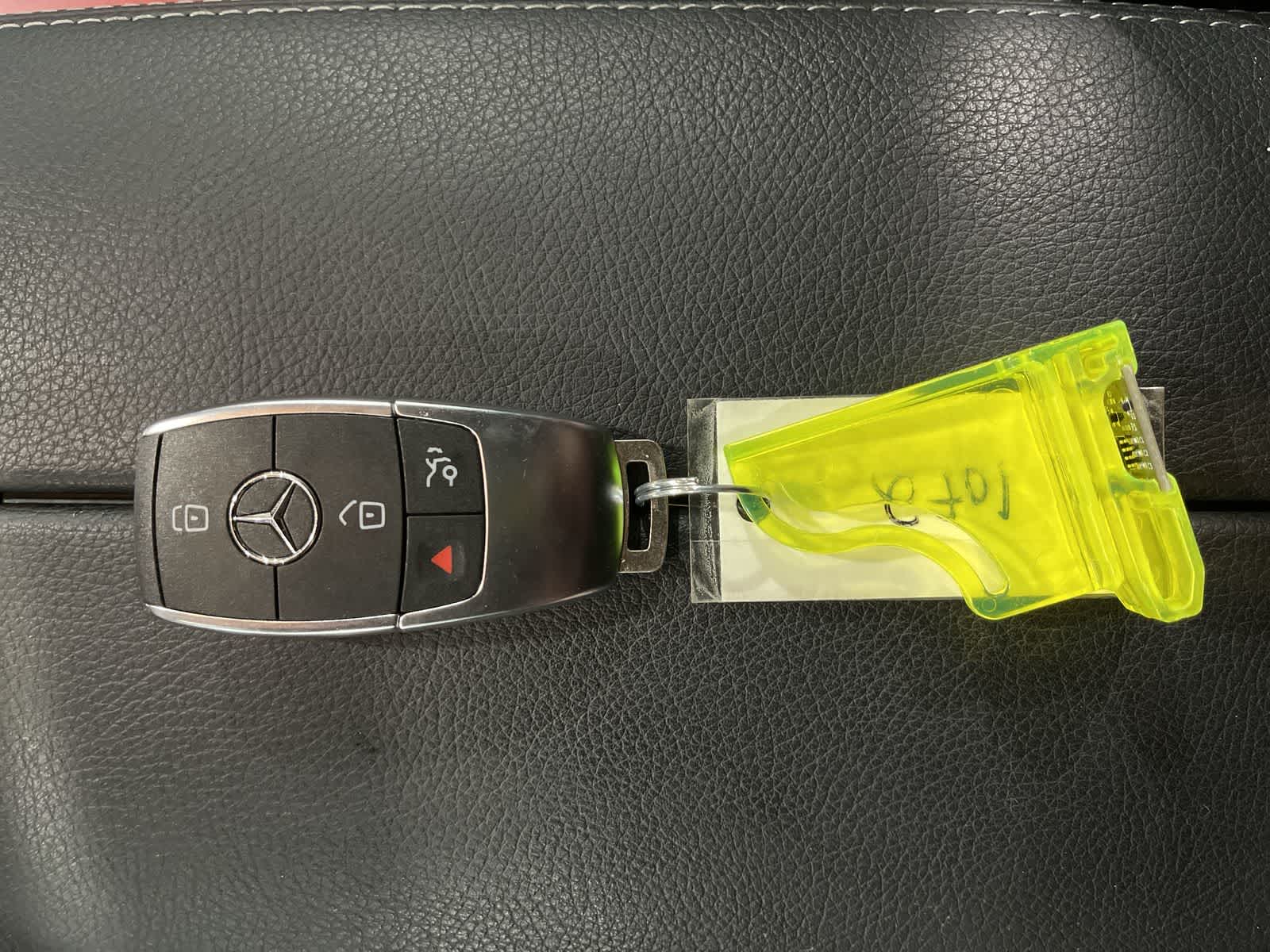 Thumbnail: 2022 Mercedes-Benz GLC - 32