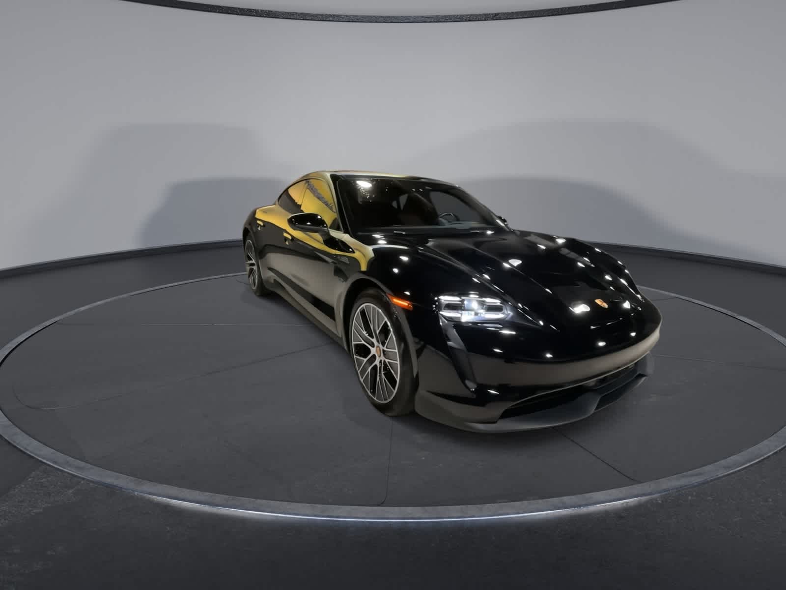 Thumbnail: 2023 Porsche Taycan - 3