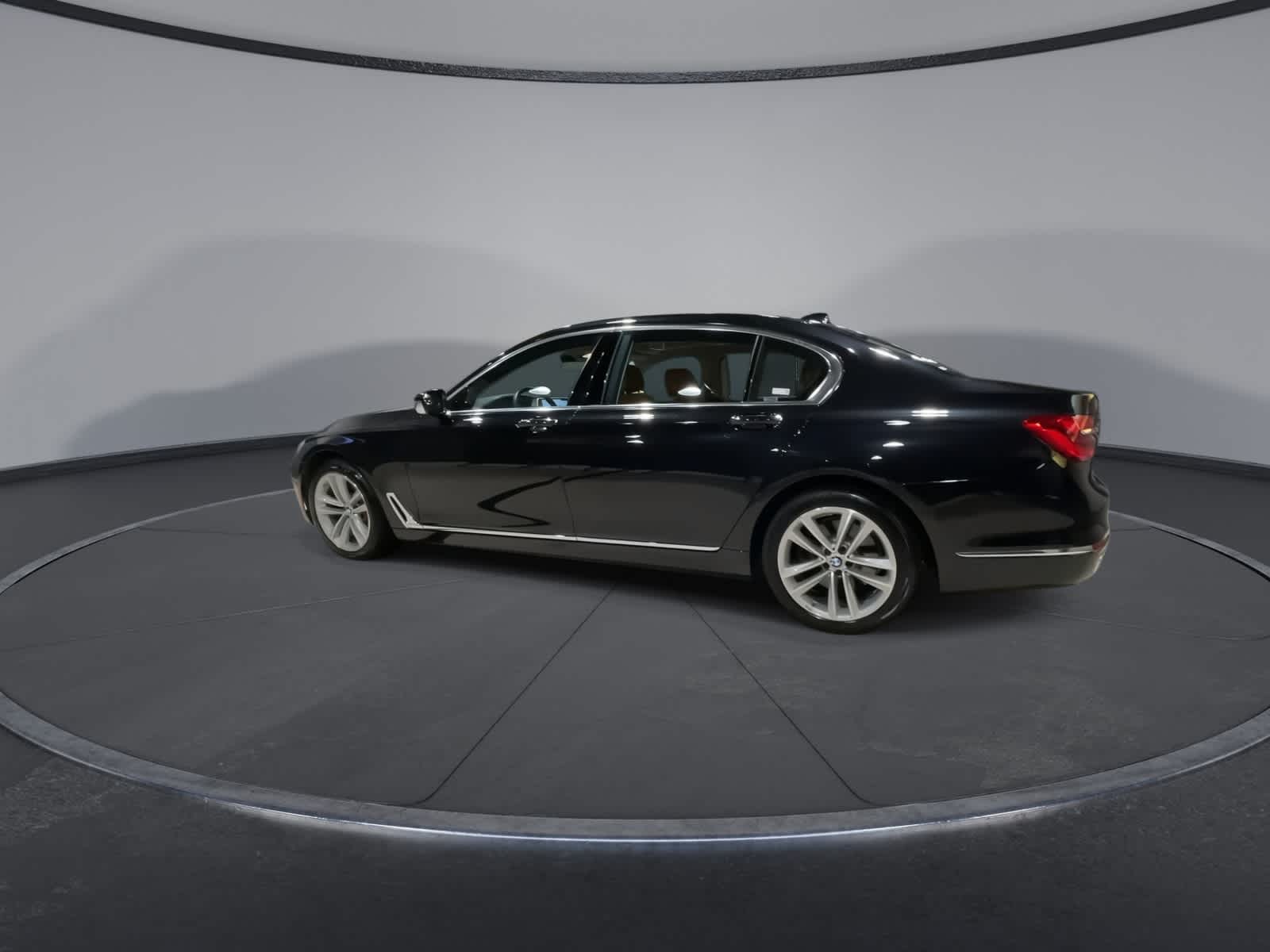 Thumbnail: 2016 BMW 7 Series - 8