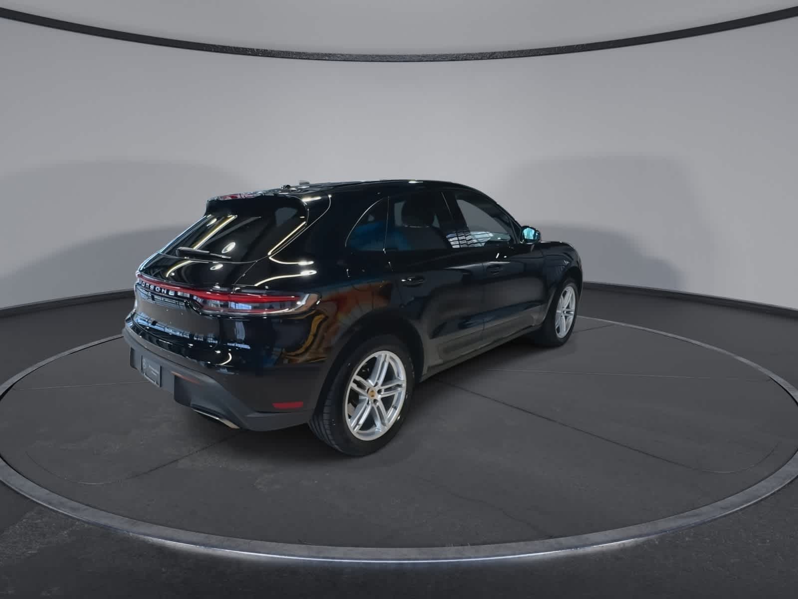 Thumbnail: 2023 Porsche Macan - 11