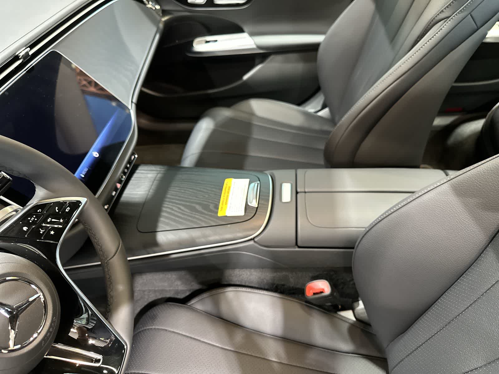 Thumbnail: 2025 Mercedes-Benz E-Class - 28