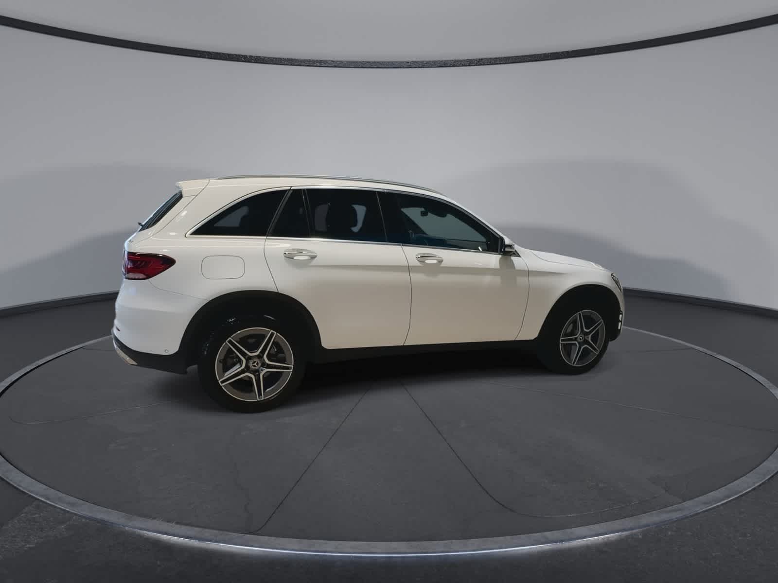 Thumbnail: 2022 Mercedes-Benz GLC - 12