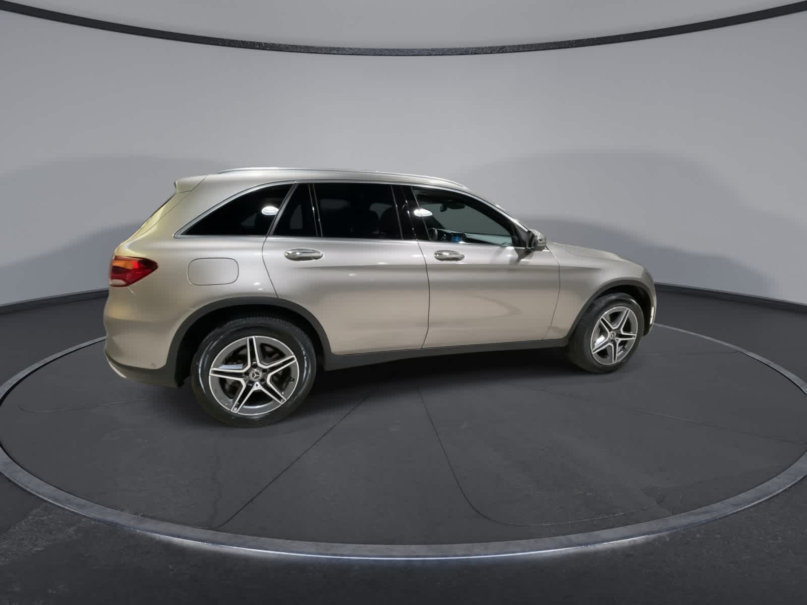 Thumbnail: 2022 Mercedes-Benz GLC - 12