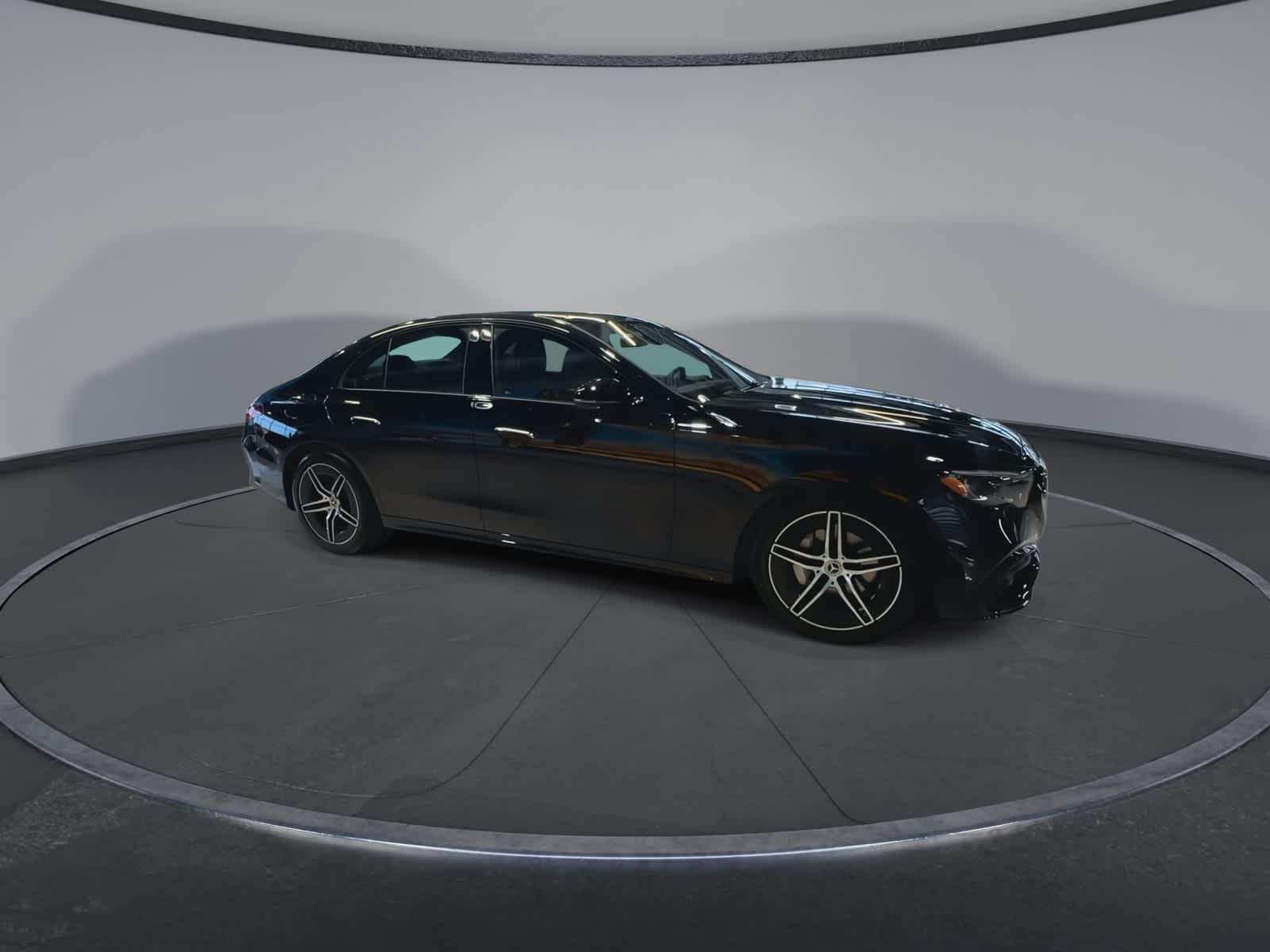 Thumbnail: 2025 Mercedes-Benz E-Class - 13