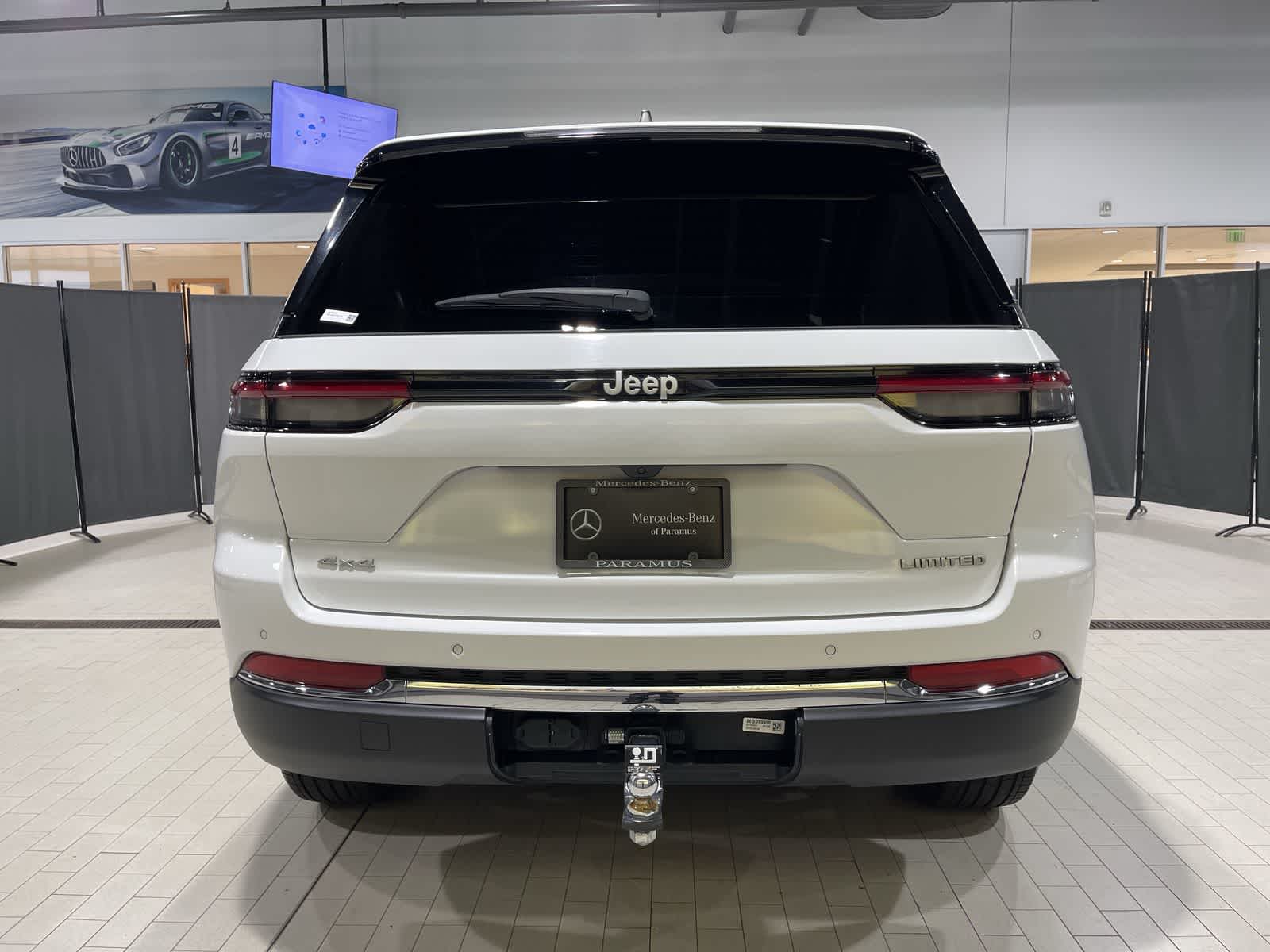 Thumbnail: 2024 Jeep Grand Cherokee - 17