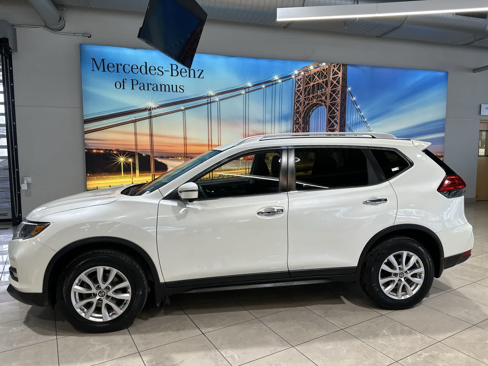 Thumbnail: 2017 Nissan Rogue - 15