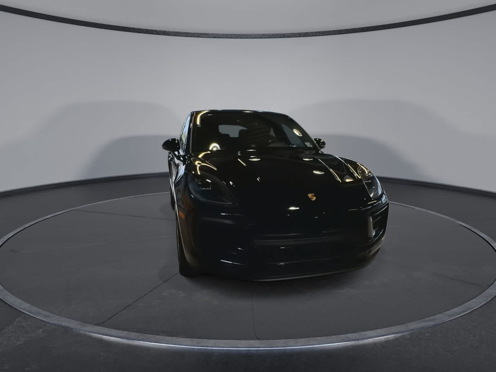 Thumbnail: 2023 Porsche Macan - 3