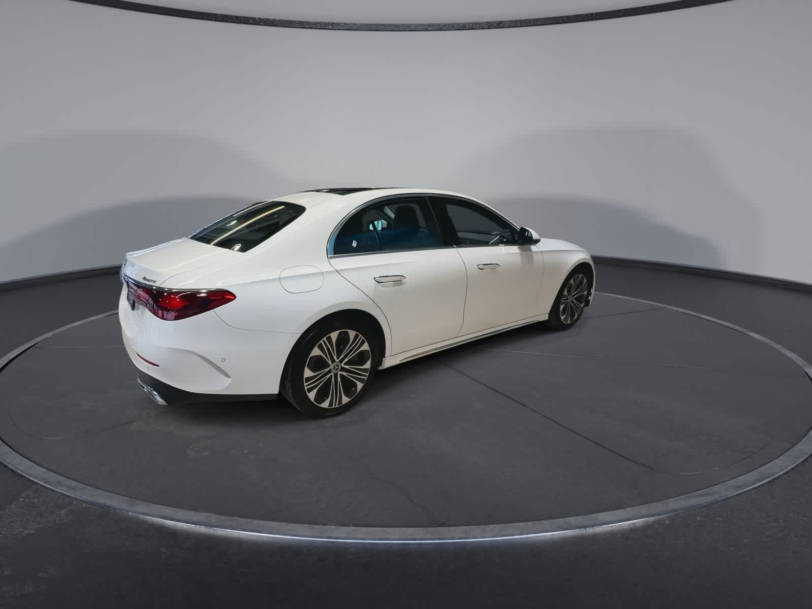 Thumbnail: 2025 Mercedes-Benz E-Class - 11