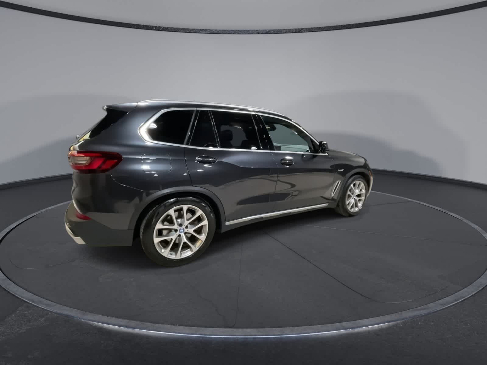 Thumbnail: 2022 BMW X5 - 12