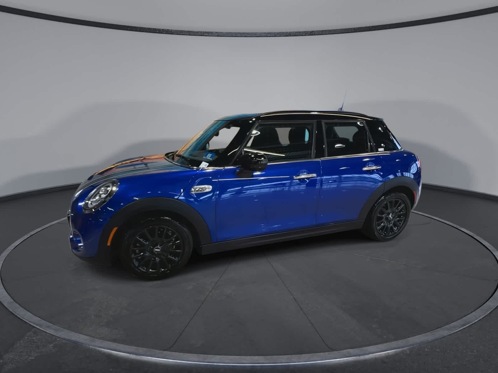 Thumbnail: 2021 MINI Cooper Hardtop - 6
