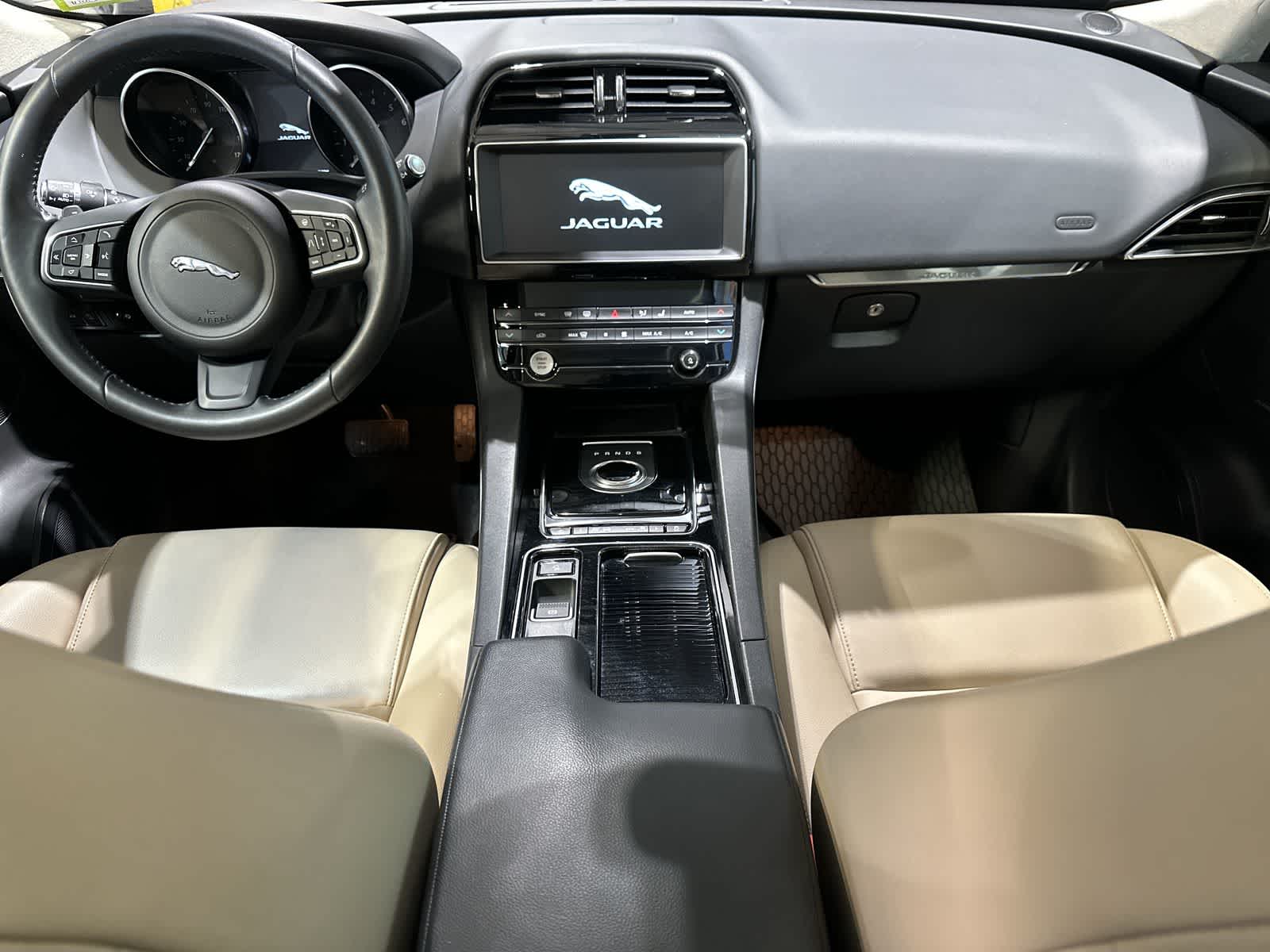 Thumbnail: 2020 Jaguar F-Pace - 22