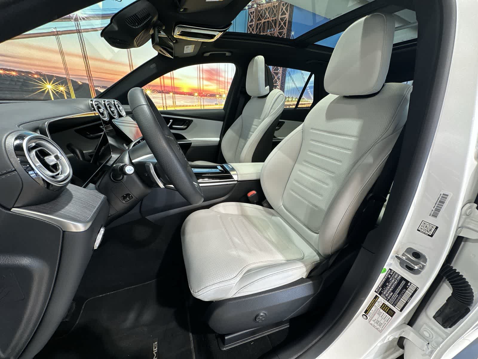 Thumbnail: 2025 Mercedes-Benz GLC - 23