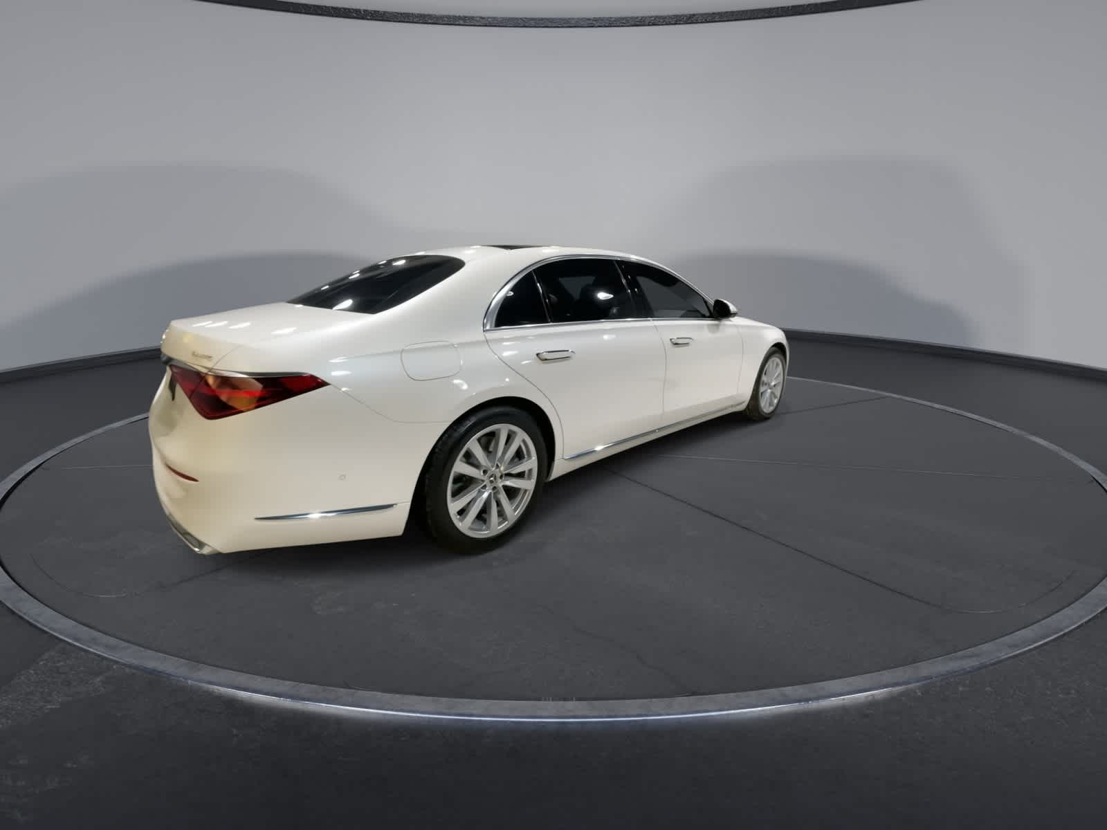 Thumbnail: 2021 Mercedes-Benz S-Class - 12