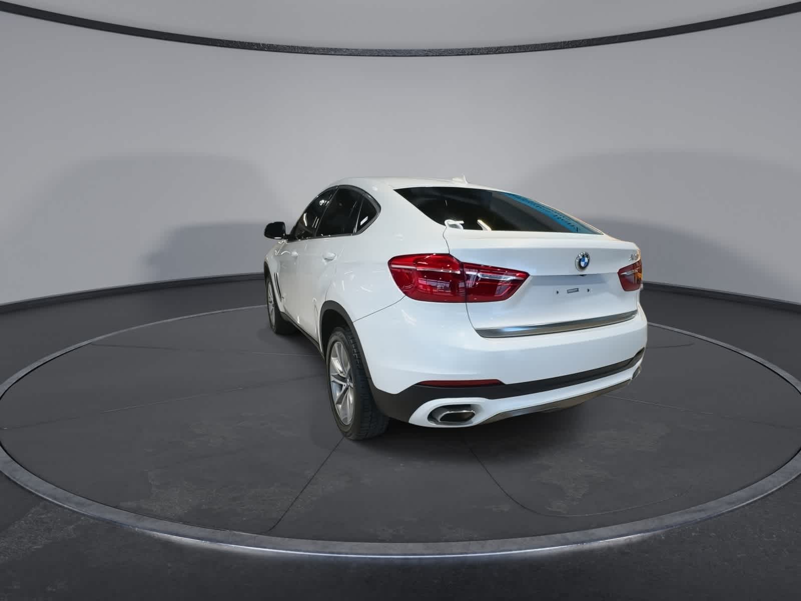 Thumbnail: 2019 BMW X6 - 9
