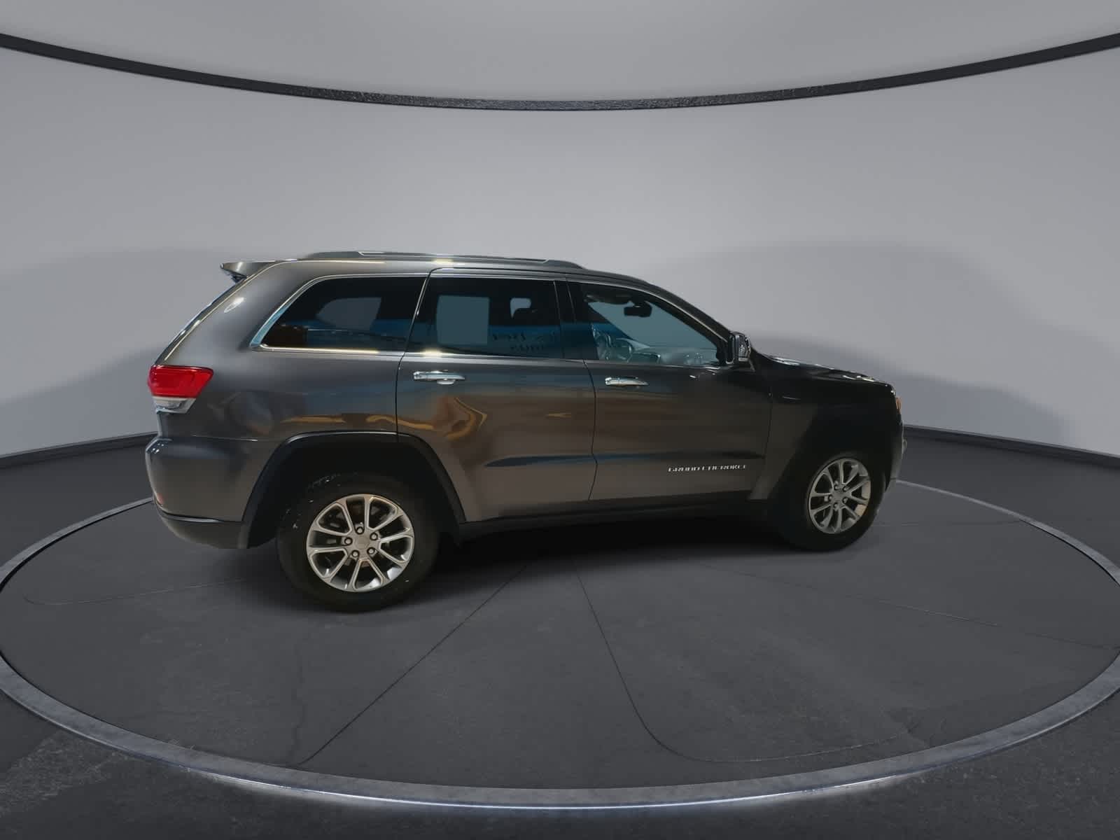 Thumbnail: 2015 Jeep Grand Cherokee - 12