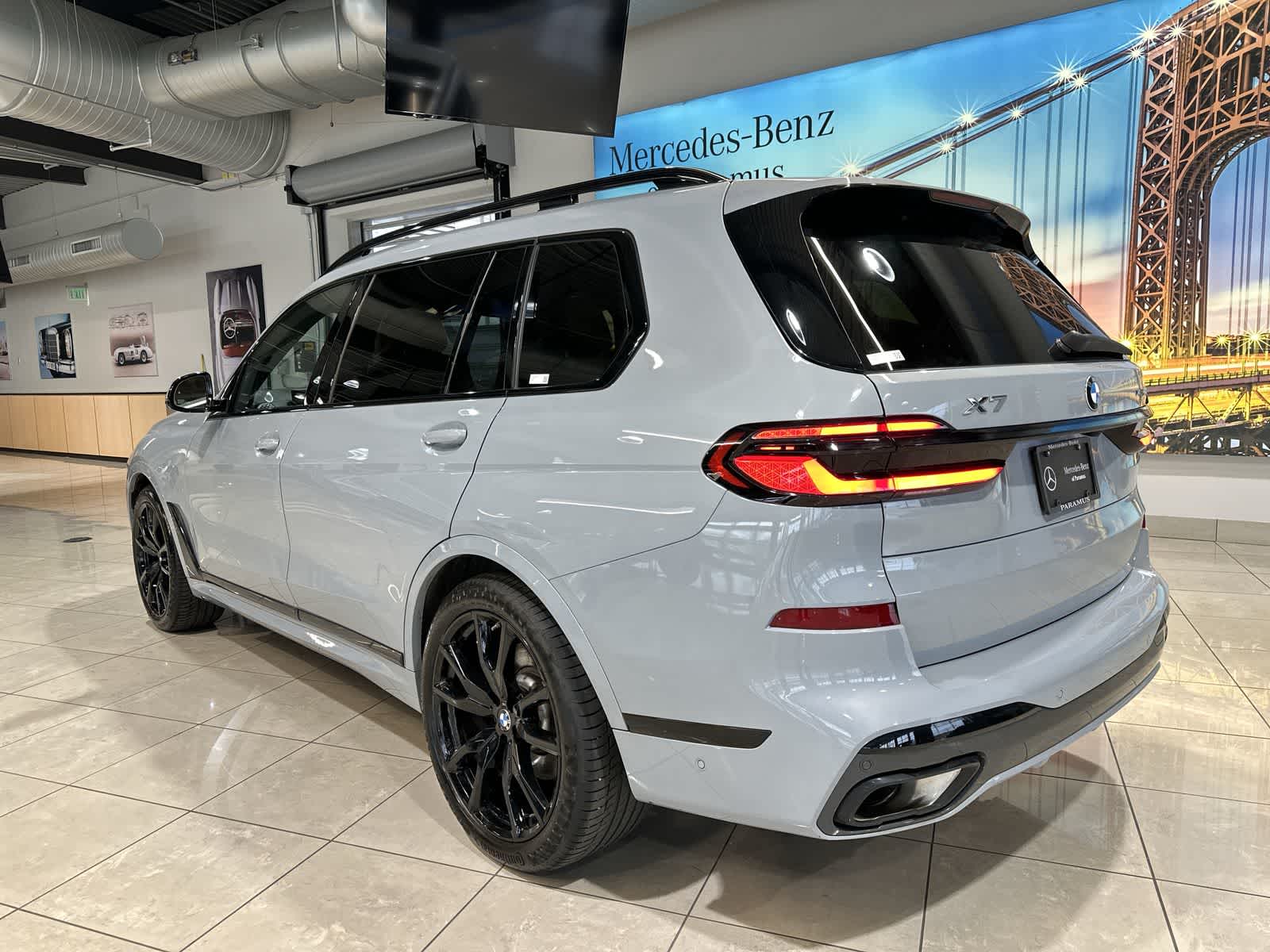 Thumbnail: 2025 BMW X7 - 16
