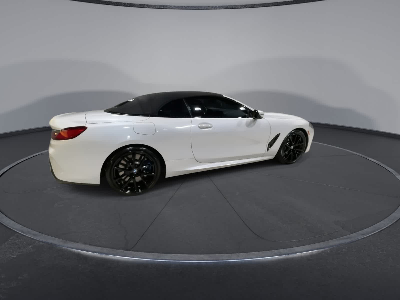 Thumbnail: 2019 BMW 8 Series - 12