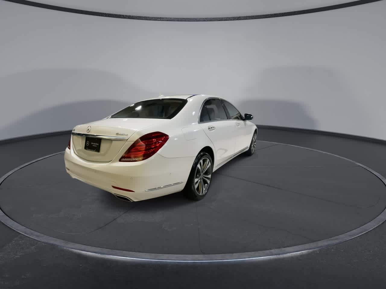 Thumbnail: 2017 Mercedes-Benz S-Class - 10