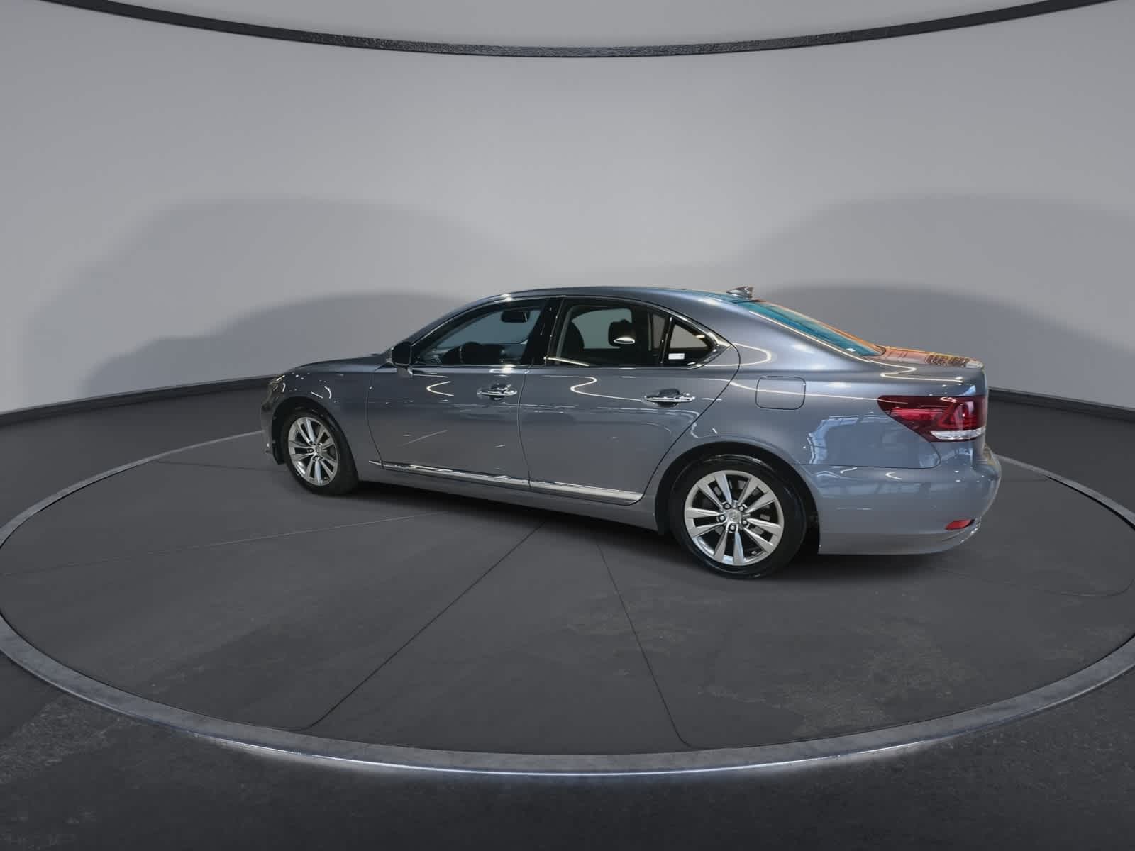 Thumbnail: 2016 Lexus LS - 8