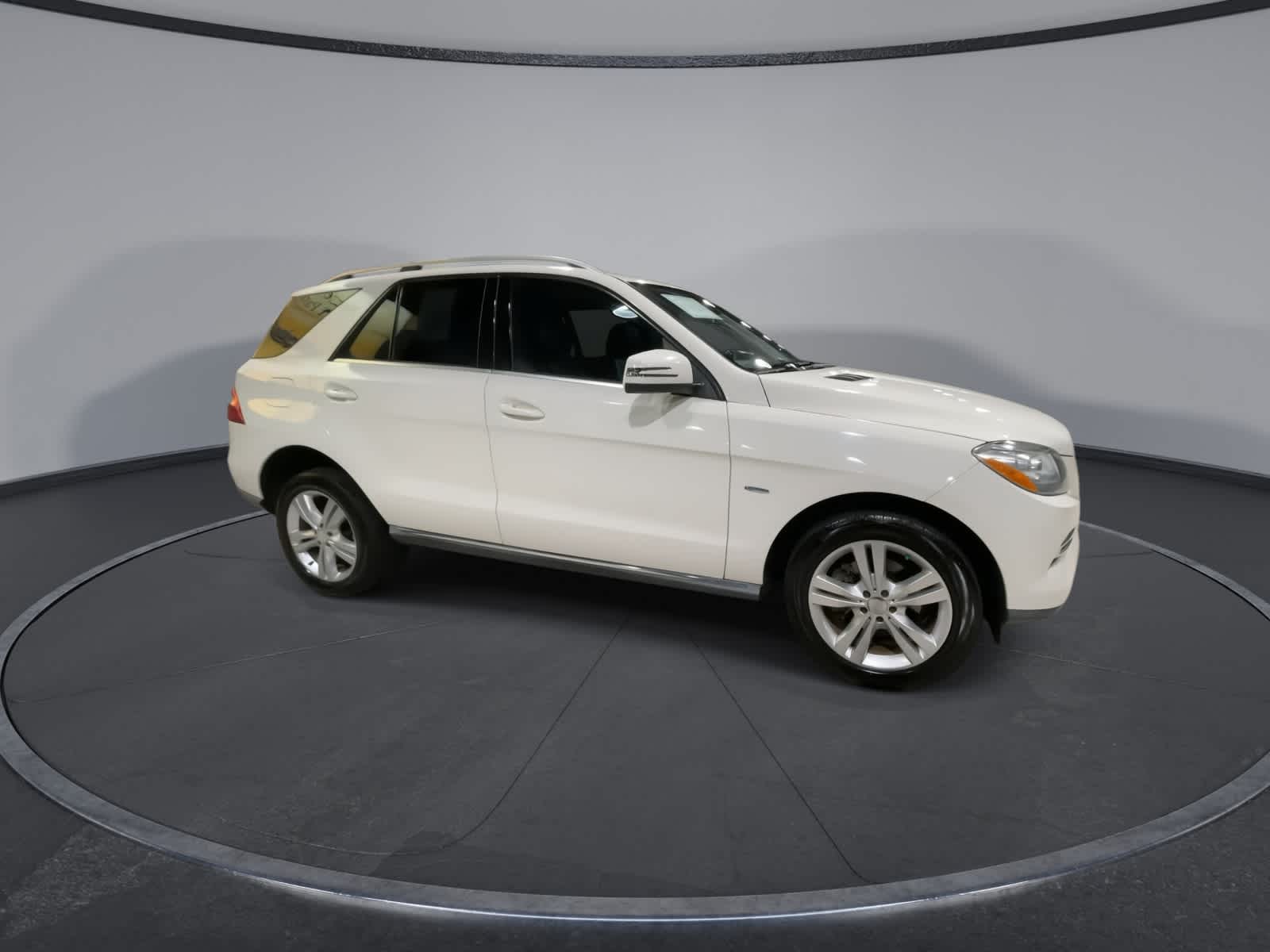 2012 Mercedes Benz ML 350 4MATIC photo 2