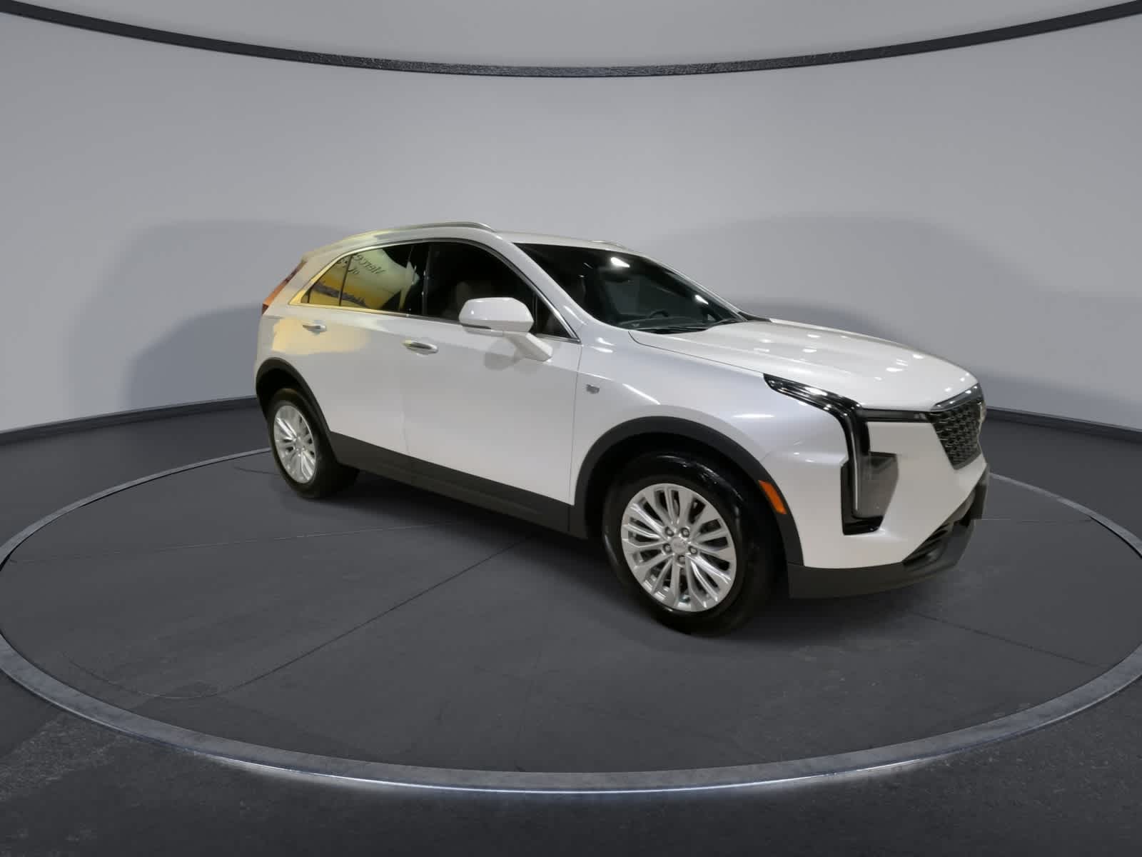 2024 Cadillac XT4 Luxury photo 2