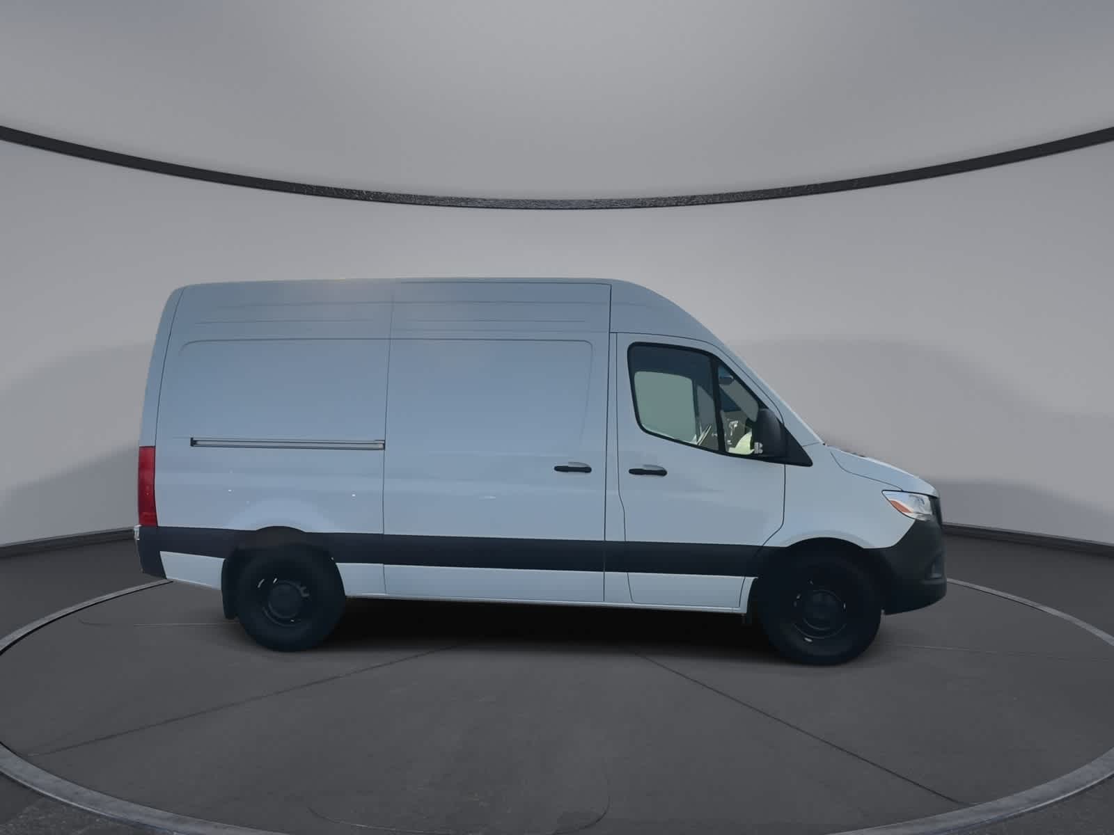 Thumbnail: 2025 Mercedes-Benz Sprinter - 13