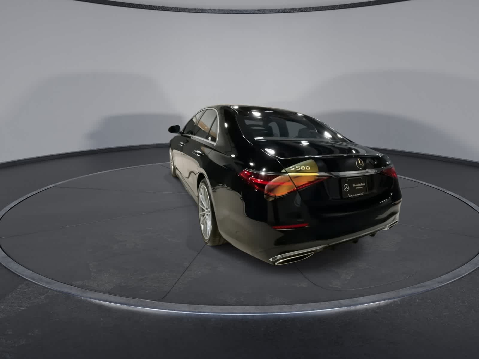 Thumbnail: 2023 Mercedes-Benz S-Class - 9