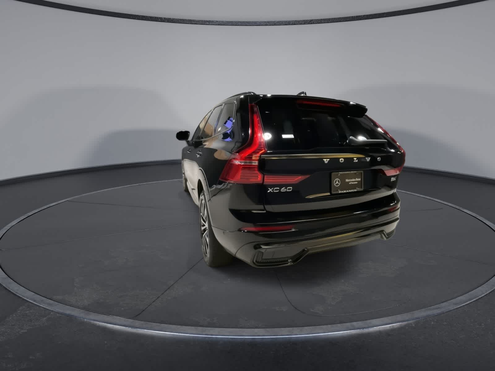 Thumbnail: 2023 Volvo XC60 - 9