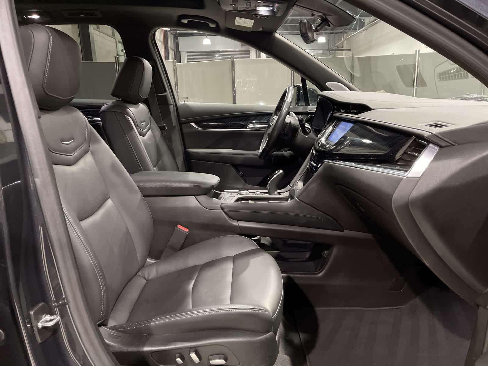 Thumbnail: 2022 Cadillac XT6 - 26