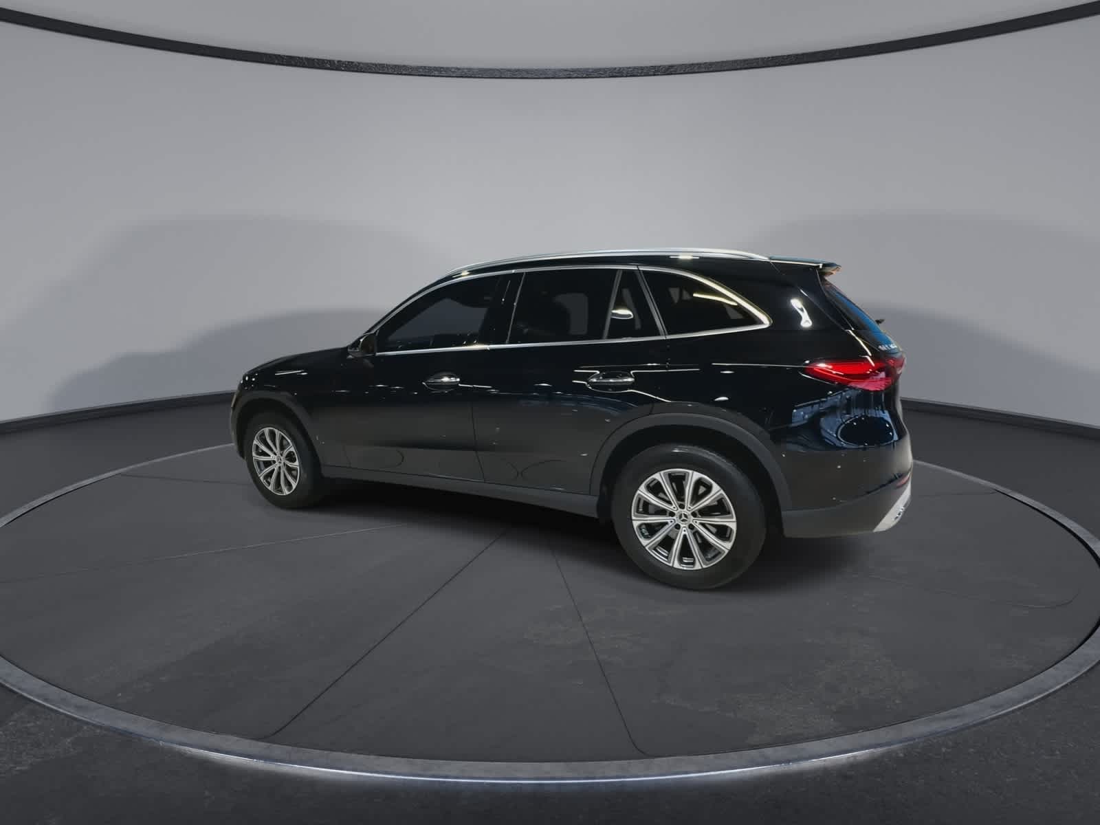 Thumbnail: 2023 Mercedes-Benz GLC - 8