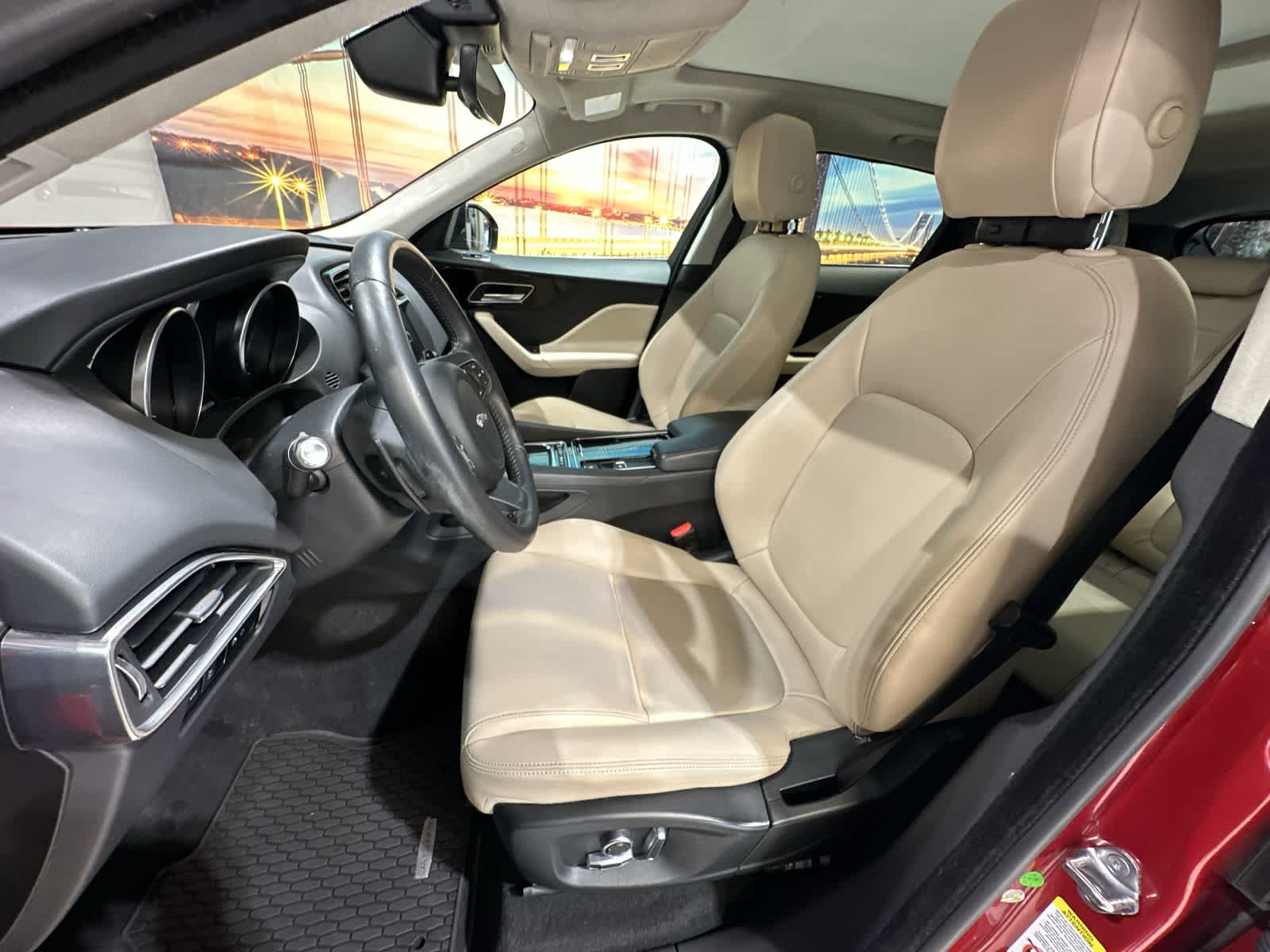 Thumbnail: 2020 Jaguar F-Pace - 23