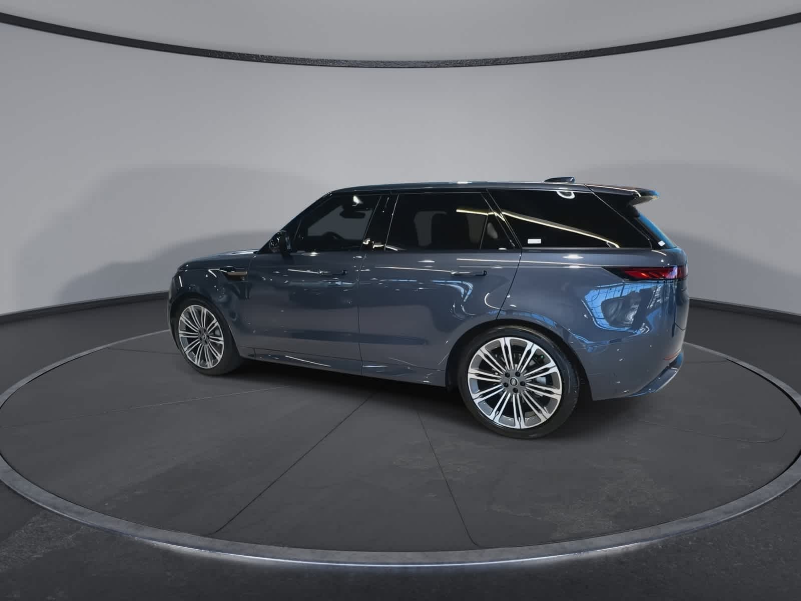 Thumbnail: 2025 Land Rover Range Rover Sport - 8