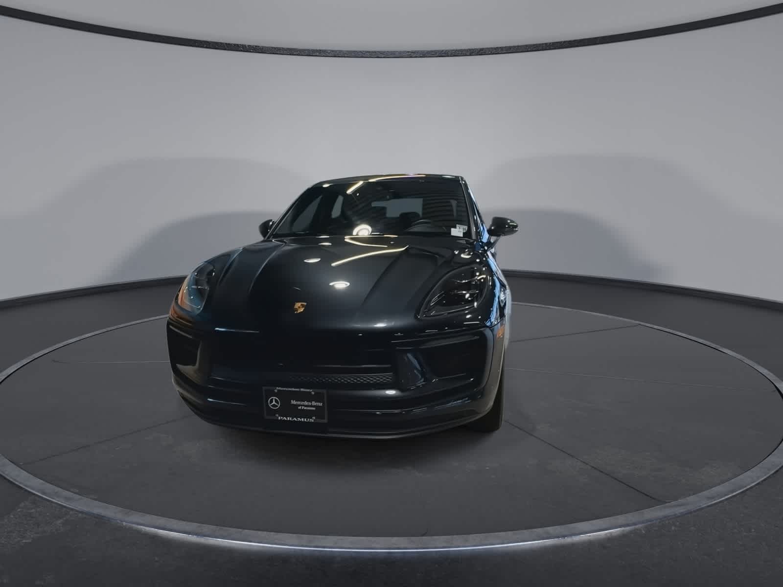 Thumbnail: 2023 Porsche Macan - 4